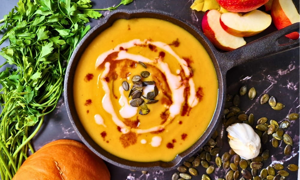 Vegane Kürbis Suppe mit Kokosmilch und Ingwer
