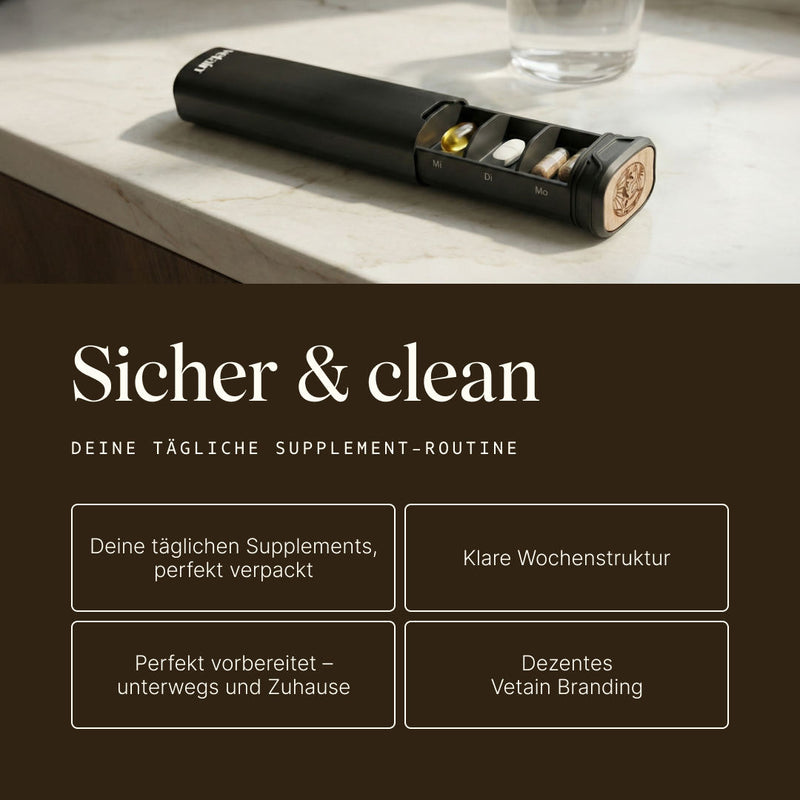 Schwarze Tablettenbox von Vetain. Sicher & clean. Deine täglichen Supplements, perfekt verpackt; Perfekt vorbereitet - unterwegs und Zuhause, klare Wochenstruktur, Dezentes Vetain Branding