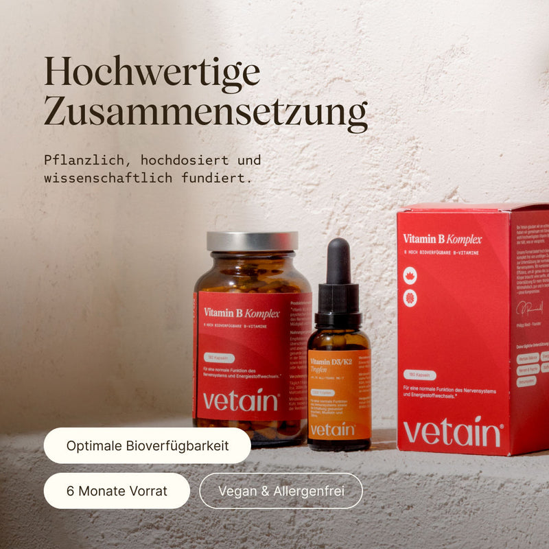 Vitamin B Komplex mit der Verpackung daneben. Hochwertige Zusammensetzung, pflanzlich, hochdosiert, wissenschaftlich fundiert, optimale Bioverfügbarkeit, ganzheitlicher Support und vegan & allergenfrei