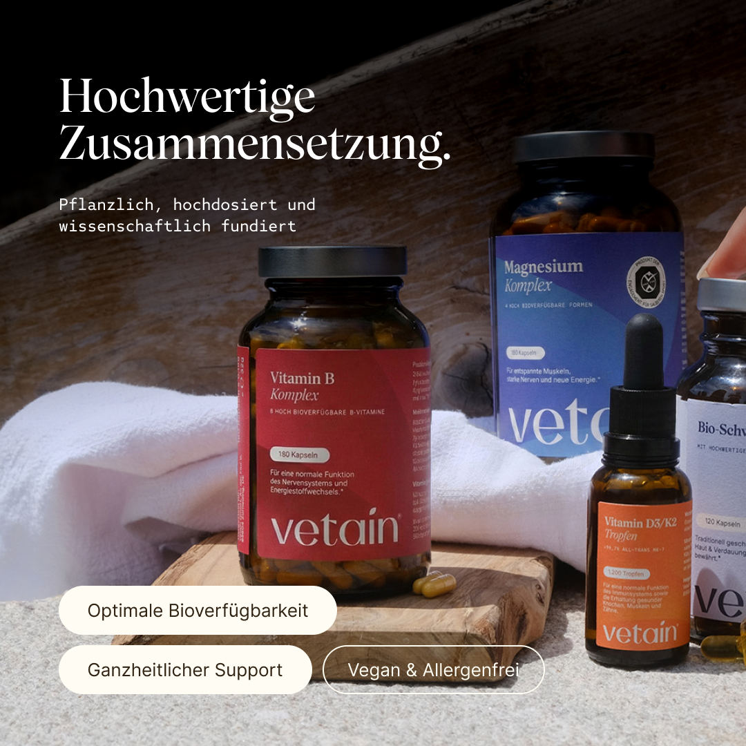 Verschiedene Nahrungsergänzungsmittel mit Infos zu den Produkten und deren Zusammensetzung