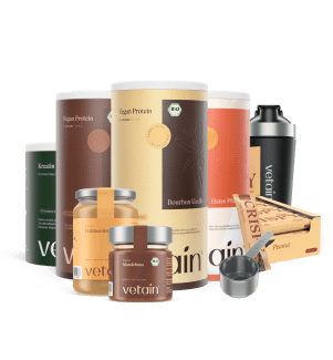 Vetain Bundle Ultimate Experience. Vegan Protein, Clear Protein, Crispy Proteinriegel, Kreatin, Nussmus, Edelstahl Proteinshaker, Trinkglas und Edelstahl Scoop Portionierlöffel