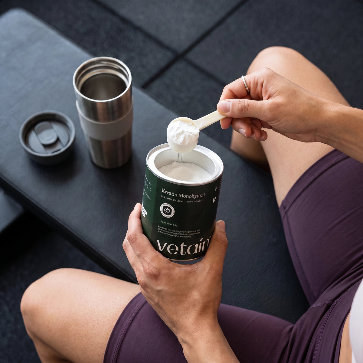 Vetain Kreatin Monohydrat Zubereitung mit Scoop