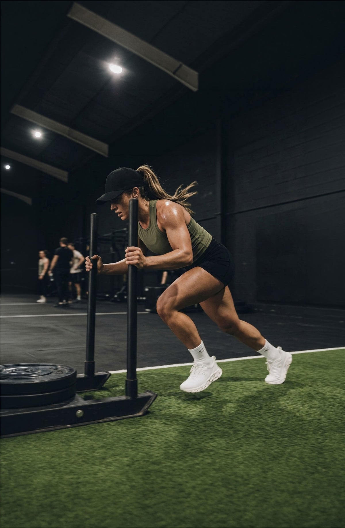 Athletin beim Hyrox Training